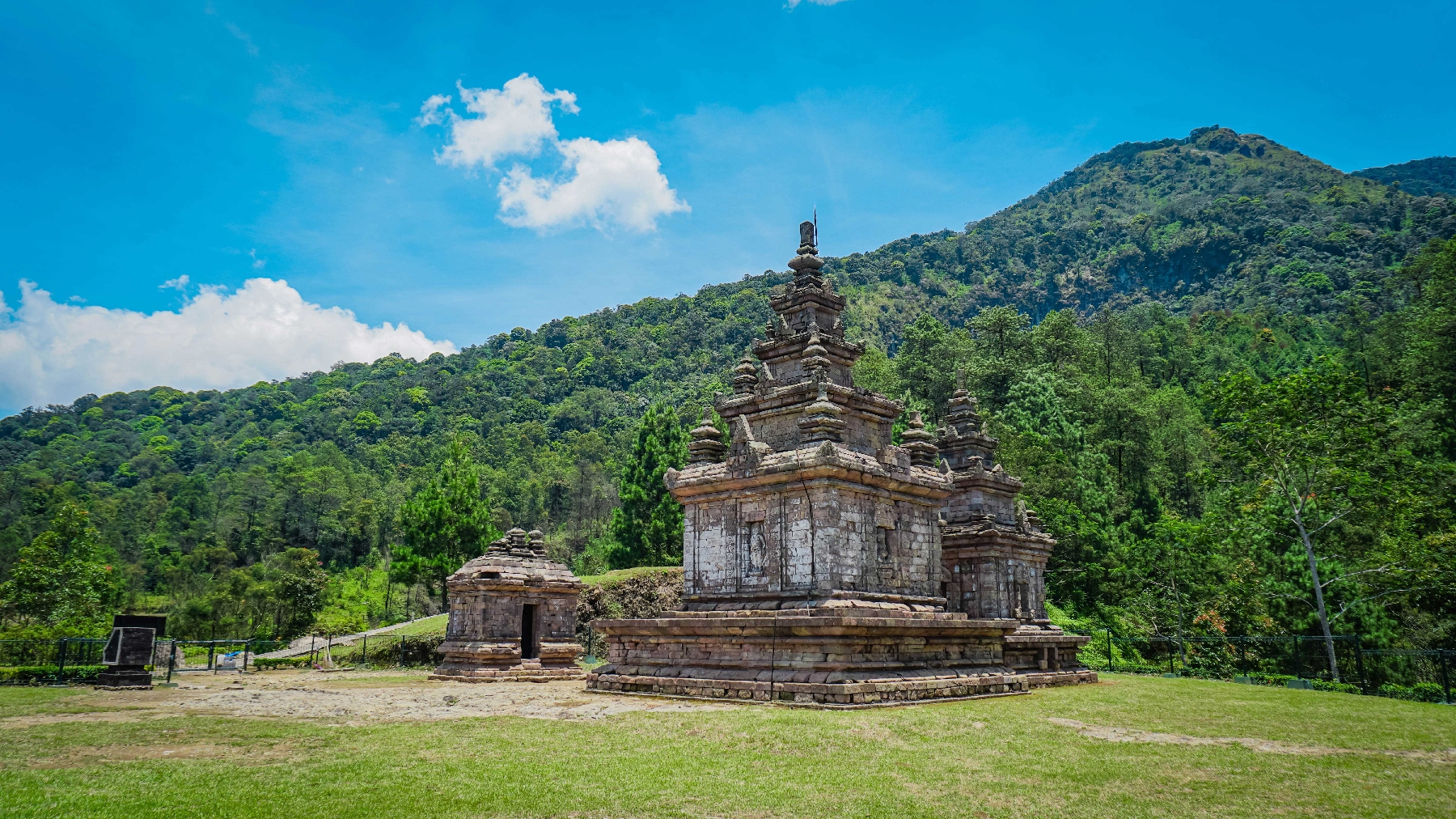 Candi Gedong Songo by Apiks